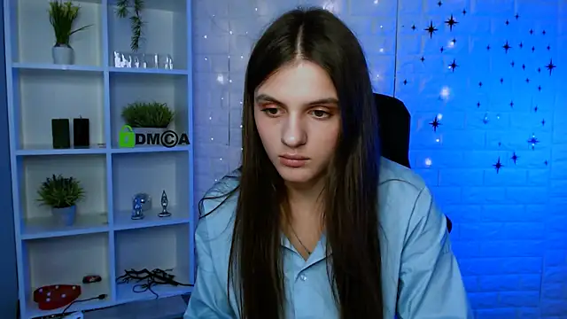 lisa dark  online show from 06-04-26, 12:44