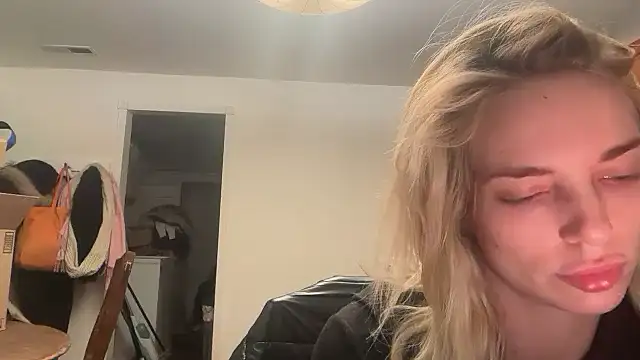 Snapshot of lanasharapovaxxx chatting on 02-19-26, 12:50 lanasharapovaxxx online show from 02-19-26, 12:50