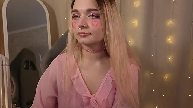 Snapshot of lani1funny chatting on 02-14-26, 12:24 lani1funny online show from 02-14-26, 12:24