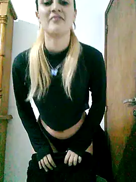 Snapshot of larubia_arg chatting on 11-06-25, 03:51 larubia arg online show from 11-06-25, 03:51