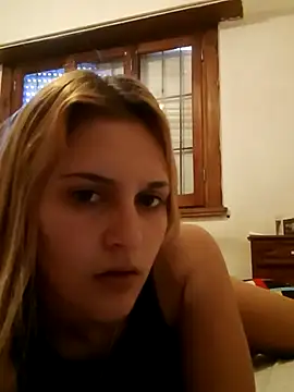 Snapshot of larubia_arg chatting on 11-22-25, 05:34 larubia arg online show from 11-22-25, 05:34