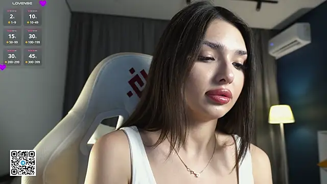 Snapshot of candylolly__ chatting on 11-14-25, 03:00 candylolly online show from 11-14-25, 03:00