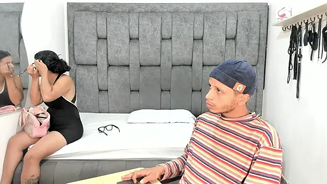 Snapshot of DamianandEva chatting on 07-23-26, 01:09 DamianandEva online show from 07-23-26, 01:09