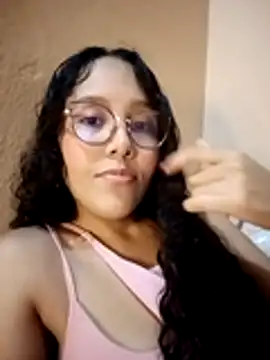 Snapshot of Sweett_Ladie chatting on 10-31-25, 02:01 Sweett Ladie online show from 10-31-25, 02:01