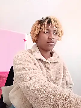 EvonyFoxxx online show from 04-07-26, 09:37