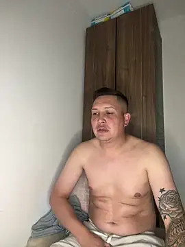 NathanielLux29 online show from 11-11-25, 12:54