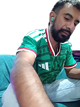 Snapshot of Barbanegra91mx chatting on 06-19-26, 01:43 Barbanegra91mx online show from 06-19-26, 01:43