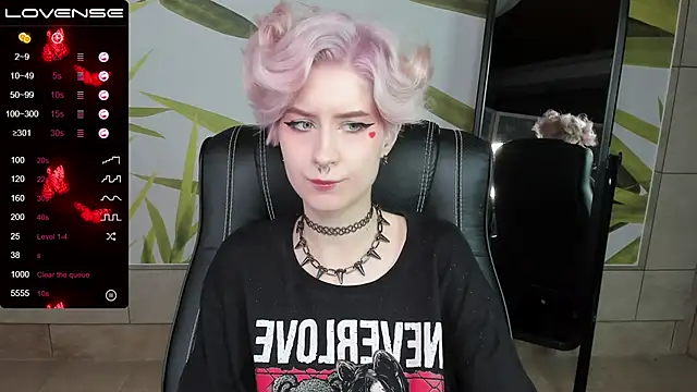 Angel Julles online show from 11-23-25, 02:39