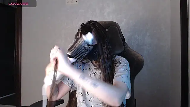 Snapshot of ZlatoslavaLo chatting on 11-28-25, 06:16 ZlatoslavaLo online show from 11-28-25, 06:16