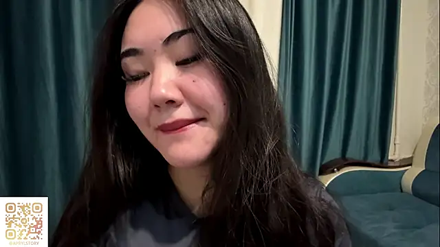 Snapshot of APRYLSUN chatting on 11-18-25, 12:09 APRYLSUN online show from 11-18-25, 12:09