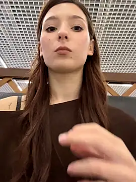 Snapshot of LilluKatten chatting on 11-06-25, 10:05 LilluKatten online show from 11-06-25, 10:05