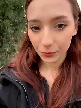 Snapshot of LilluKatten chatting on 11-13-25, 12:37 LilluKatten online show from 11-13-25, 12:37