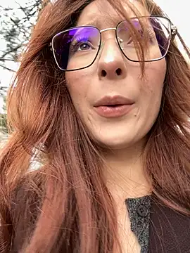 Snapshot of LilluKatten chatting on 12-04-25, 09:29 LilluKatten online show from 12-04-25, 09:29