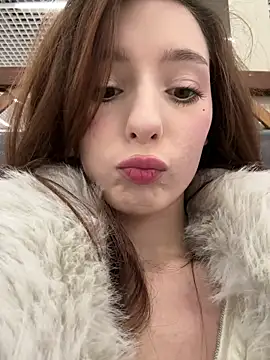 Snapshot of LilluKatten chatting on 12-15-25, 09:24 LilluKatten online show from 12-15-25, 09:24