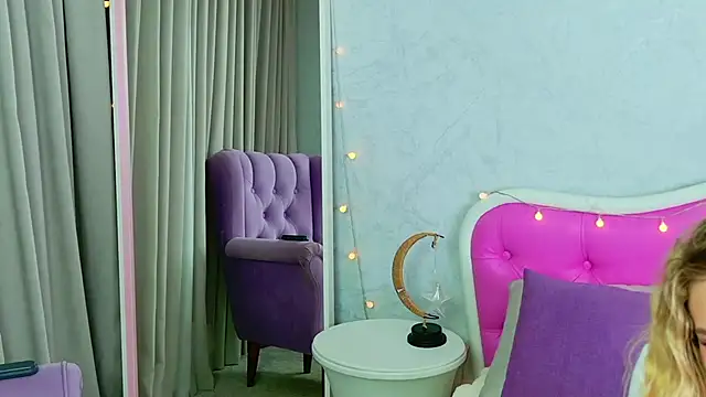 Barbie Kris   online show from 12-21-25, 01:13