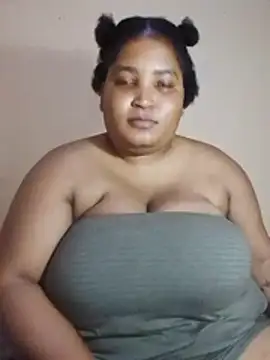 Snapshot of MassiveBoobsxxxx chatting on 12-02-25, 06:47 MassiveBoobsxxxx online show from 12-02-25, 06:47