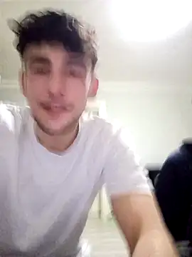 yasinesra757  online show from 04-12-26, 04:01