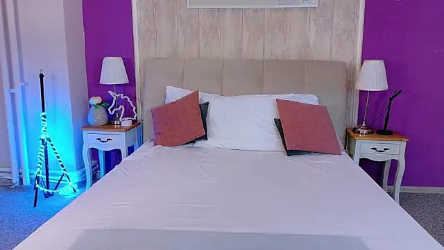 Snapshot of Di_Andra chatting on 02-07-26, 06:28 Di Andra online show from 02-07-26, 06:28