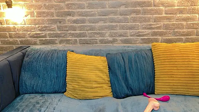 Snapshot of Di_Andra chatting on 02-23-26, 06:27 Di Andra online show from 02-23-26, 06:27