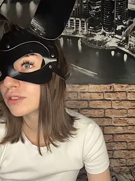 bunnyria1 online show from 10-31-25, 01:56