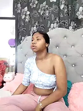 valentinavega18x online show from 12-17-25, 06:19