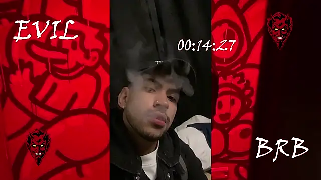 Snapshot of 3v1l chatting on 11-14-25, 02:16 3v1l online show from 11-14-25, 02:16