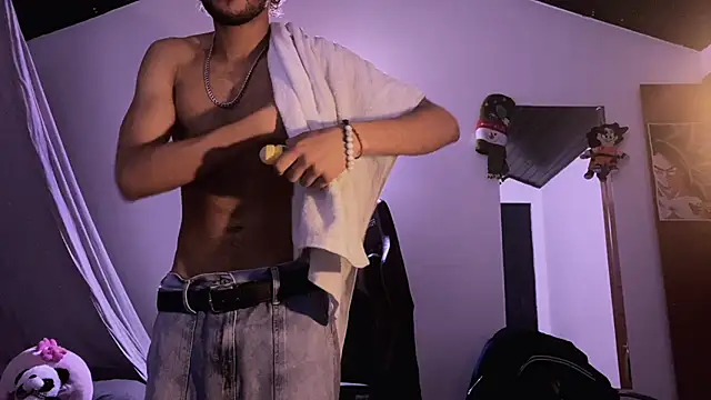 Snapshot of 3v1l chatting on 11-20-25, 10:09 3v1l online show from 11-20-25, 10:09