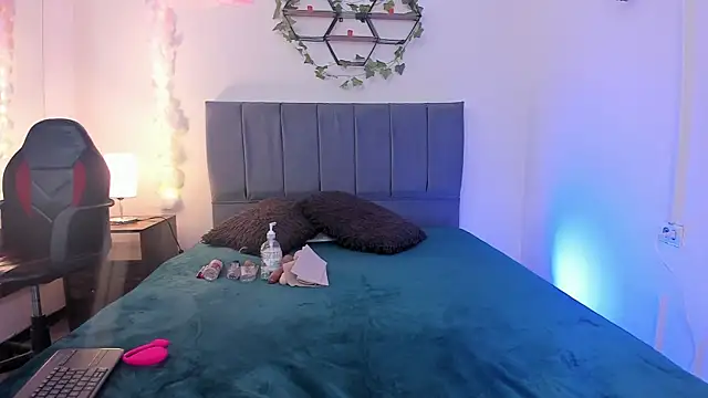 Lucerop  online show from 03-05-26, 03:46