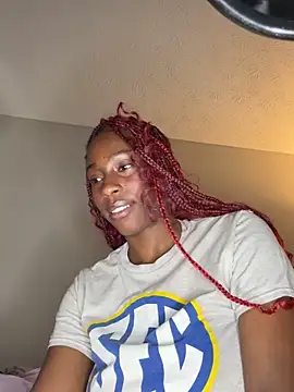 Snapshot of MadameMuse chatting on 12-03-25, 05:15 MadameMuse online show from 12-03-25, 05:15