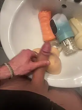 Snapshot of LeBestre chatting on 01-19-26, 04:27 LeBestre online show from 01-19-26, 04:27