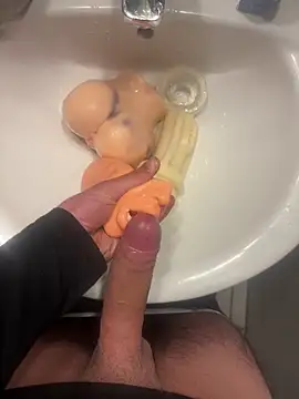 Snapshot of LeBestre chatting on 03-20-26, 11:20 LeBestre online show from 03-20-26, 11:20