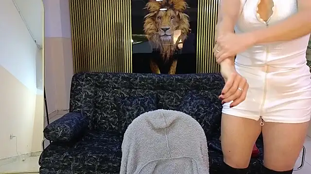 Snapshot of malen_fitnessmilf chatting on 02-13-26, 12:12 malen fitnessmilf online show from 02-13-26, 12:12