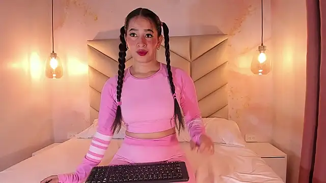 Snapshot of Staarhot chatting on 02-22-26, 11:53 Staarhot online show from 02-22-26, 11:53