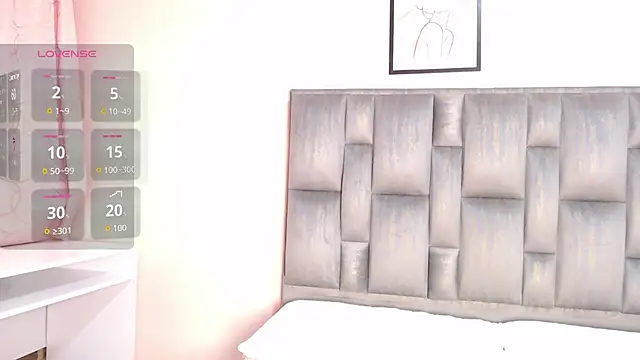 Snapshot of Ailyn77 chatting on 10-30-25, 10:32 Ailyn77 online show from 10-30-25, 10:32