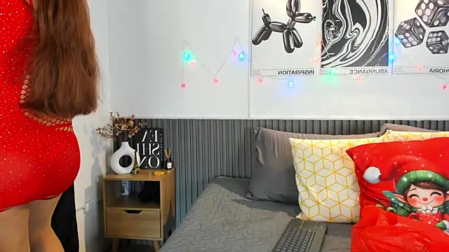 Cloe Bonne online show from 12-15-25, 07:40