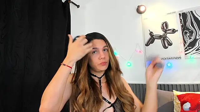 Cloe Bonne online show from 12-17-25, 08:26