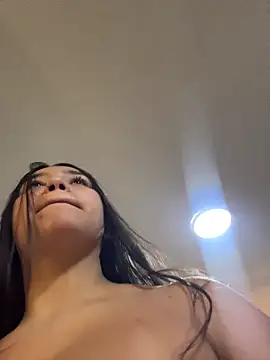 Snapshot of Samantha_firee chatting on 06-16-26, 11:24 Samantha firee online show from 06-16-26, 11:24