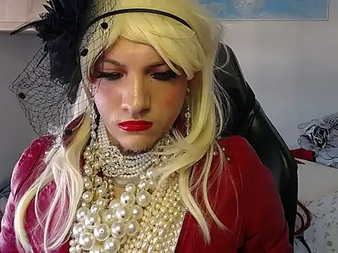 Snapshot of VanesaCrossic chatting on 10-19-25, 06:47 VanesaCrossic online show from 10-19-25, 06:47