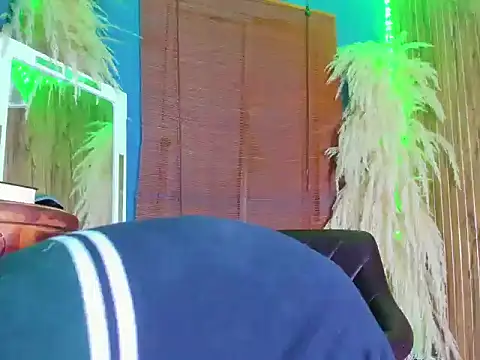 Leo Glow online show from 12-21-25, 09:05