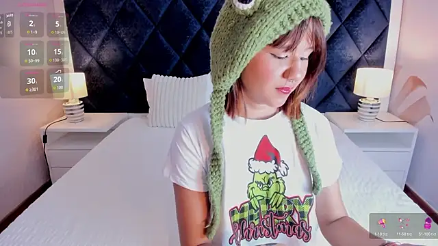 Sophie Smitt online show from 12-23-25, 02:20