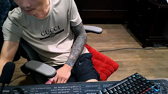 Snapshot of _lulu9999_ chatting on 11-30-25, 02:21 lulu9999 online show from 11-30-25, 02:21