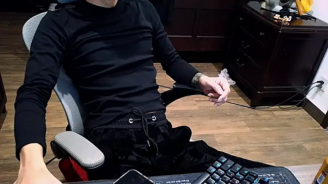 Snapshot of _lulu9999_ chatting on 12-14-25, 02:55 lulu9999 online show from 12-14-25, 02:55