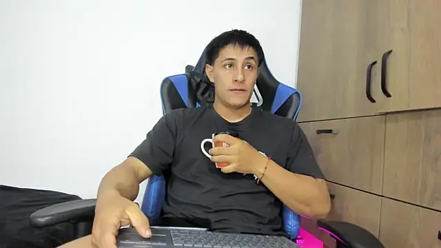 dorman boy online show from 11-28-25, 03:53