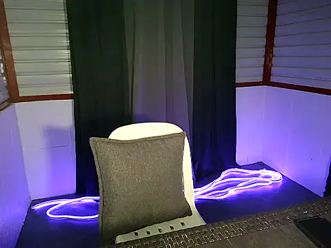 xwildflowerx online show from 04-12-26, 09:14