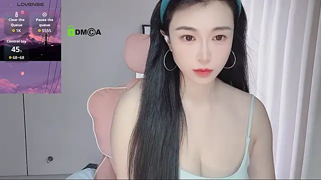 Snapshot of YunShan-33 chatting on 04-26-26, 12:14 YunShan-33 online show from 04-26-26, 12:14