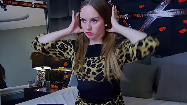 MollyMazer online show from 11-02-25, 09:11