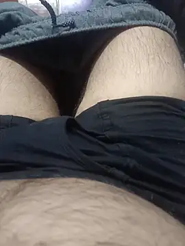 bearslove143 online show from 12-15-25, 04:28