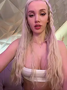 Snapshot of Lana-Grey chatting on 02-21-26, 11:39 Lana-Grey online show from 02-21-26, 11:39