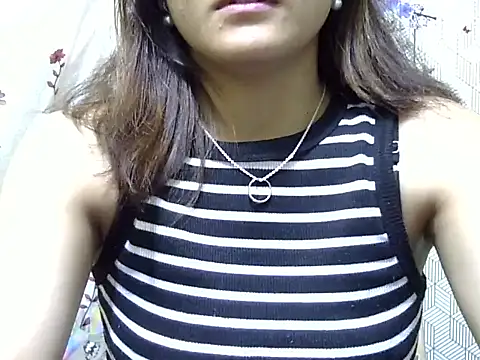 Snapshot of maira_33 chatting on 01-15-26, 07:57 maira 33 online show from 01-15-26, 07:57