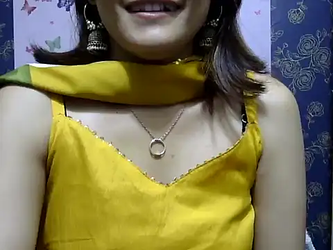 Snapshot of maira_33 chatting on 02-21-26, 09:43 maira 33 online show from 02-21-26, 09:43